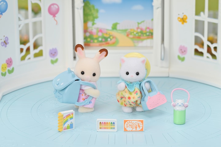 Actual product image Sylvanian Families Nursery Friends - Walk Along Duo