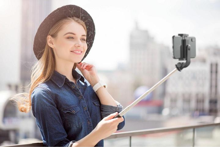 Actual product image Cellularline Selfie Stick FREEDOM with integrated tripod for bluetooth devices
