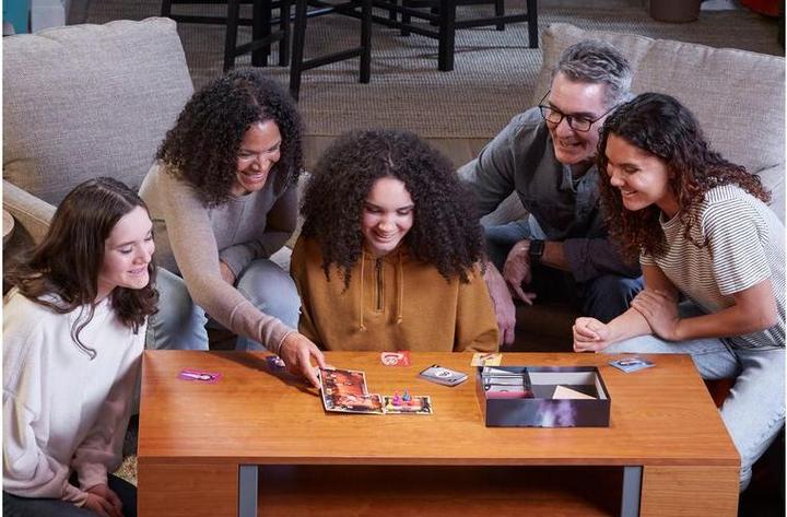 Actual product image Hasbro Gaming Cluedo Escape (German, 1 - 6 Players)