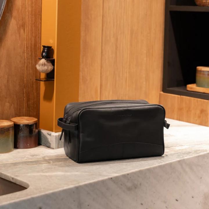 Actual product image Chesterfield Wax Pull Up toiletry bag leather 29 cm (5 l)