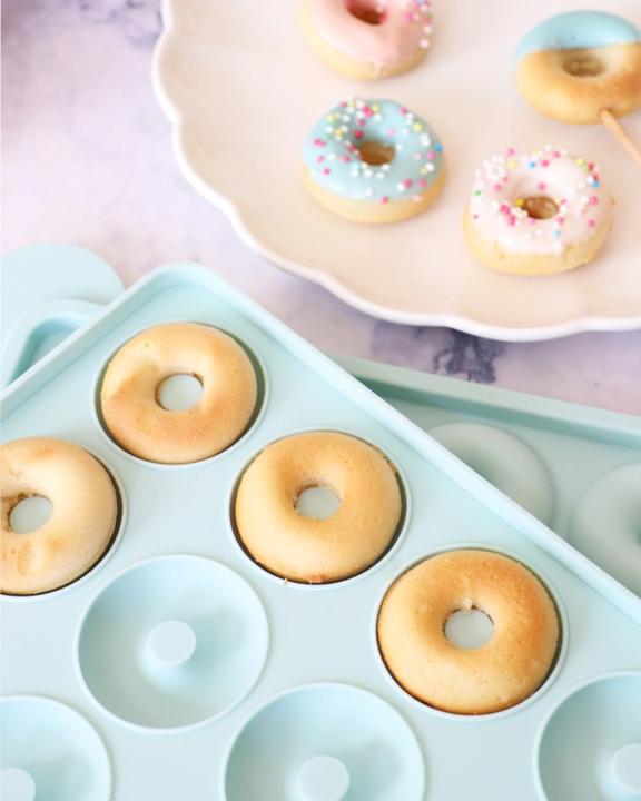 Actual product image ScrapCooking Silikon Backform für 12 Mini-Donuts