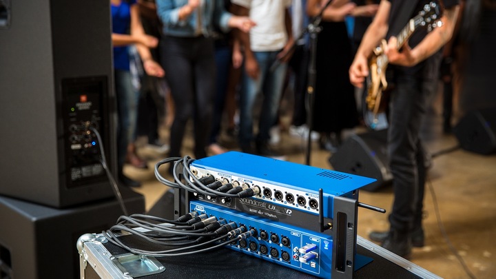 Immagine prodotto Soundcraft Ui24R (Mixer da studio e live)