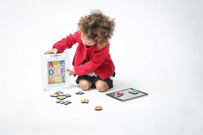 Actual product image Marbotic Smart-Letters (English)