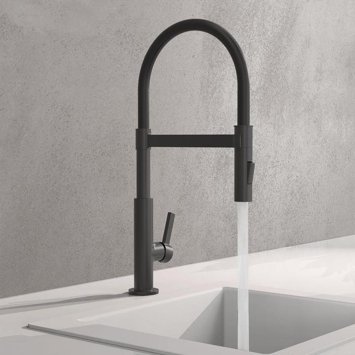 Produktbild Schütte Wasserhahn Küche MIAMI Spültischarmatur Schwarz matt mit Soft-Touch Schlauch Schwenkbar 79147