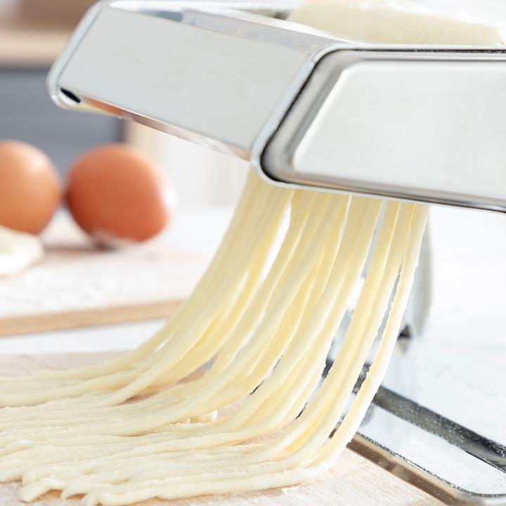Actual product image InnovaGoods Metal pasta machine - 3 cutting rollers