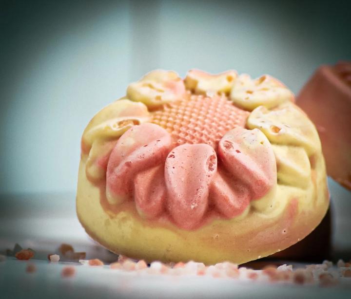 Actual product image Vivi Soaps Himalayan salt soap (Hard soap, 100 g)