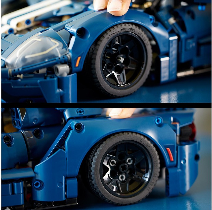 Actual product image LEGO Ford GT 2022 (42154, LEGO Technic)