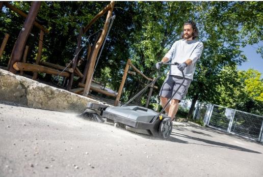 Image du produit Kärcher Professional Kehrmaschine KM 70/15 C Classic