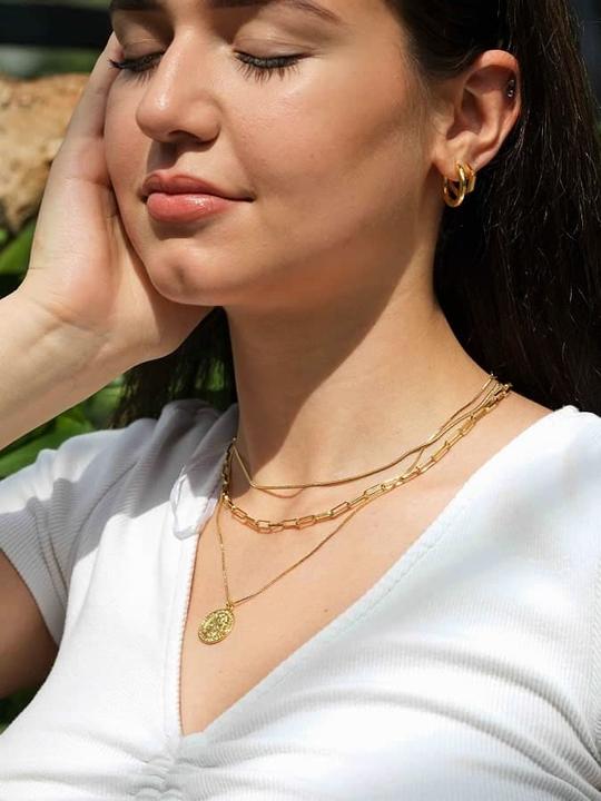 Produktbild Tara Style Ava Bold Infinity Hoop - Creolen (waterproof) (18k Edelstahl vergoldet, 100% wasserfest)