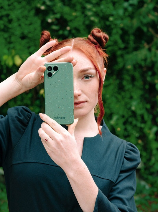 Produktbild Fairphone 4 (256 GB, Green Speckled, 6.30", SIM + eSIM, 48 Mpx, 5G)