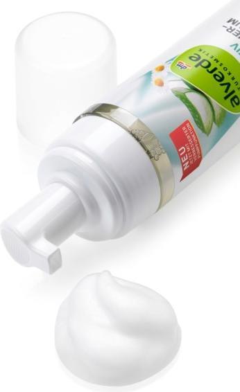 Produktbild dm alverde Sensitiv Rasierschaum Bio-Aloe Vera, Bio-Kamille