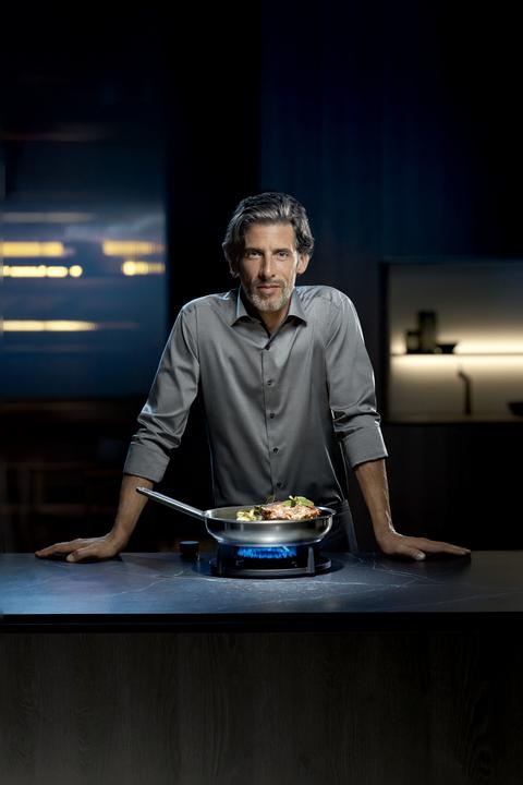 Produktbild WMF Ultimate 07.9568.6030 (28 cm, Bratpfanne, Edelstahl)