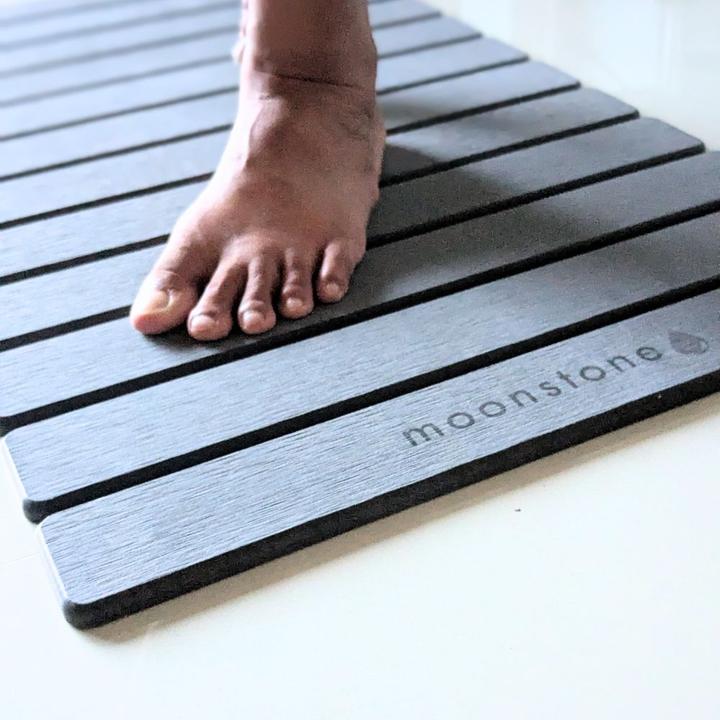 Actual product image Moonstone Badematte Melipa XL hellgrau aus Kieselgur (76 x 43 cm)