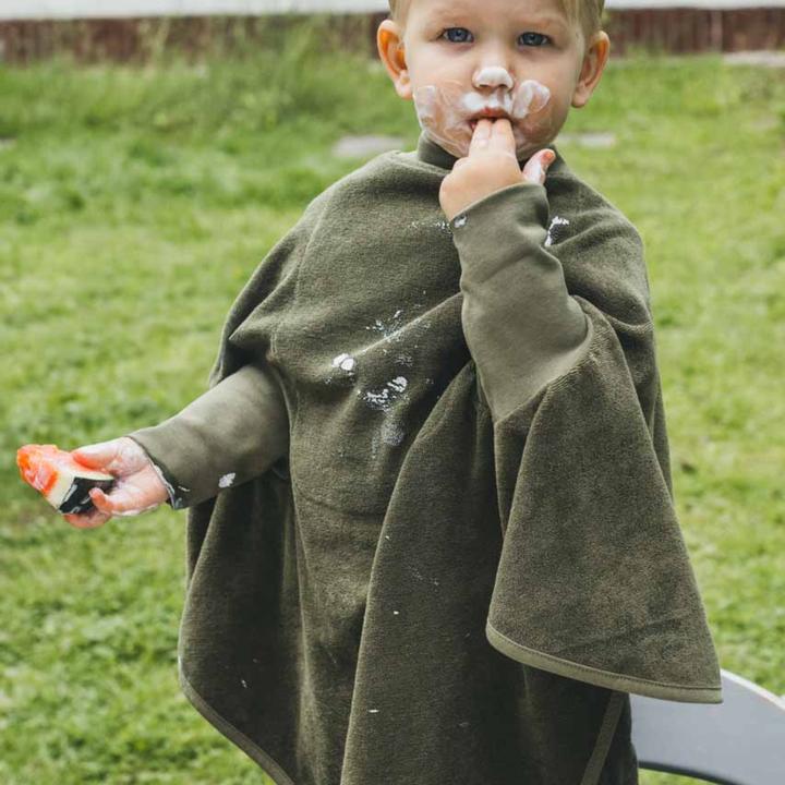 Actual product image Little Casimir Lätzchen mit Ärmeln – wasserdicht, saugfähig & verstellbar, für Babys 6M-4J (6 months)