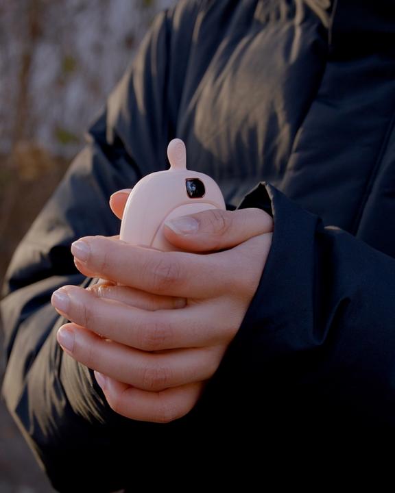 Produktbild Deltalabs USB Powerbank Ladegerät + Handwärmer - Dunkelgrün
