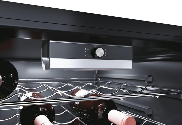 Image du produit Candy CWC 021 M/NF Cave à vin avec compresseur Installation gratuite Noir 21 bouteilles/bouteilles