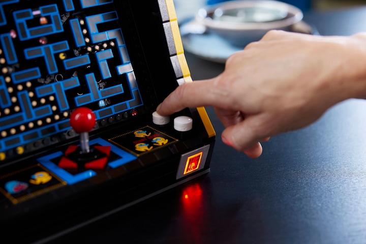 Actual product image LEGO PAC-MAN Arcade 10323 (10323, LEGO Icons, LEGO Rare Sets)