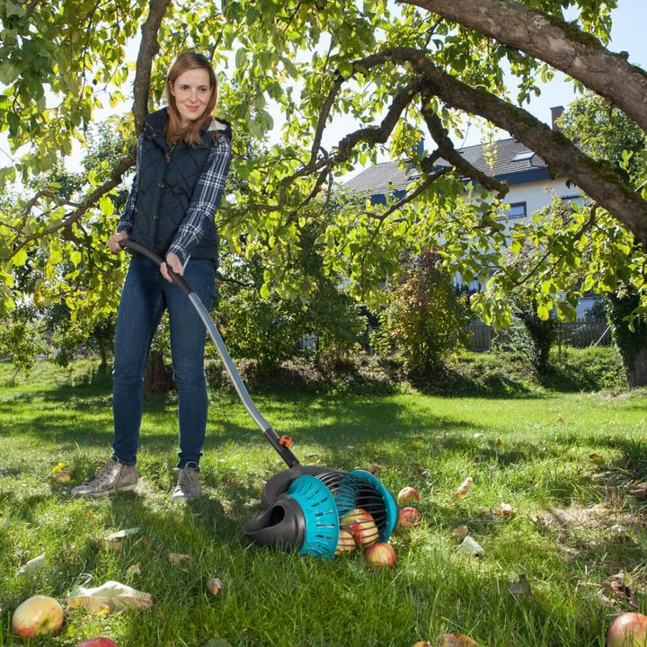 Actual product image Gardena Combisystem roller collector