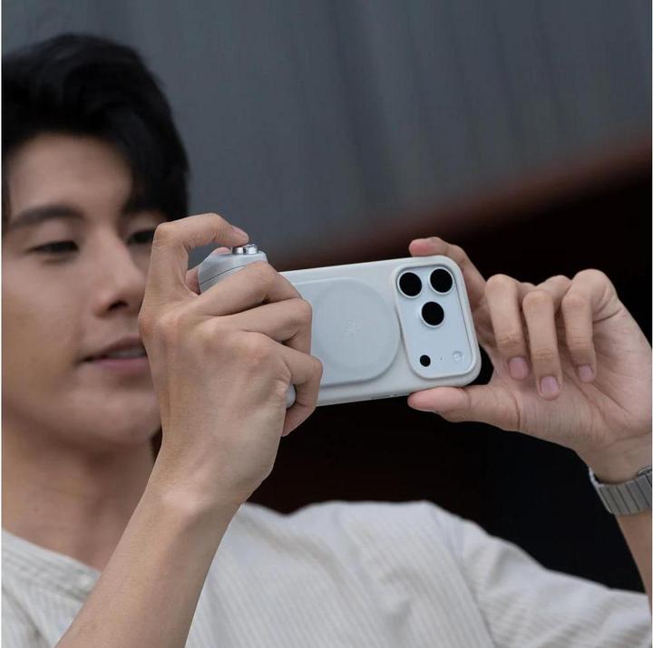 Actual product image Pgytech MagCam 2 Phone Grip (Misty Gray)