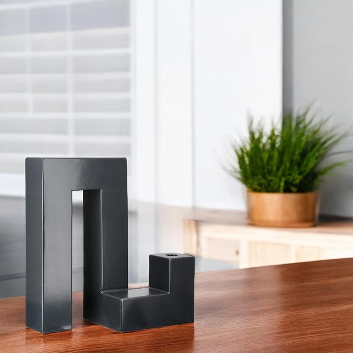 Actual product image Gilde Patras Black