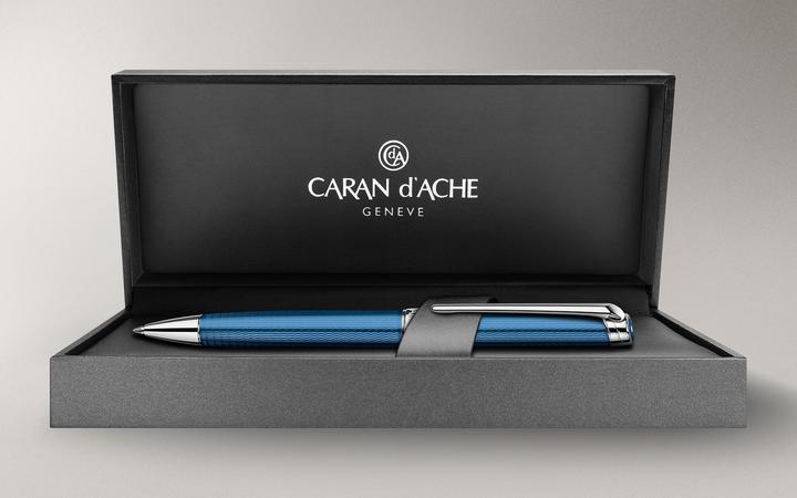 Actual product image Caran d'Ache Léman Grand (Blue, 1x)