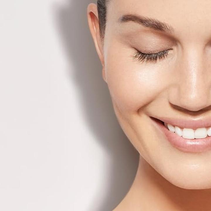 Produktbild Ella Baché Tomato Glow Micro Peeling Power Serum 30ml - Glättendes Serum für fahle Haut mit Antioxida (30 ml)