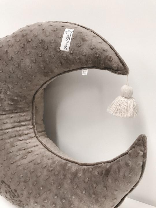 Produktbild Baby-Nest Stillkissen Halbmond|Minky| Cappuccino (70 cm)