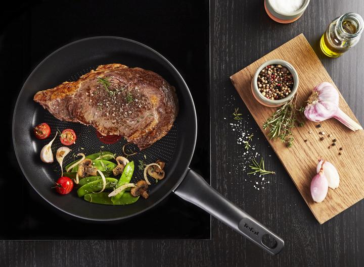 Actual product image Tefal TEF pan 24cm (24 cm, Frying pan, Aluminium)