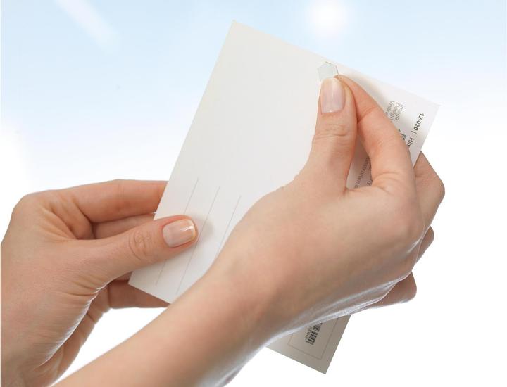 Produktbild tesa TACK doppelseitige Klebebads, transparente Klebestreifen