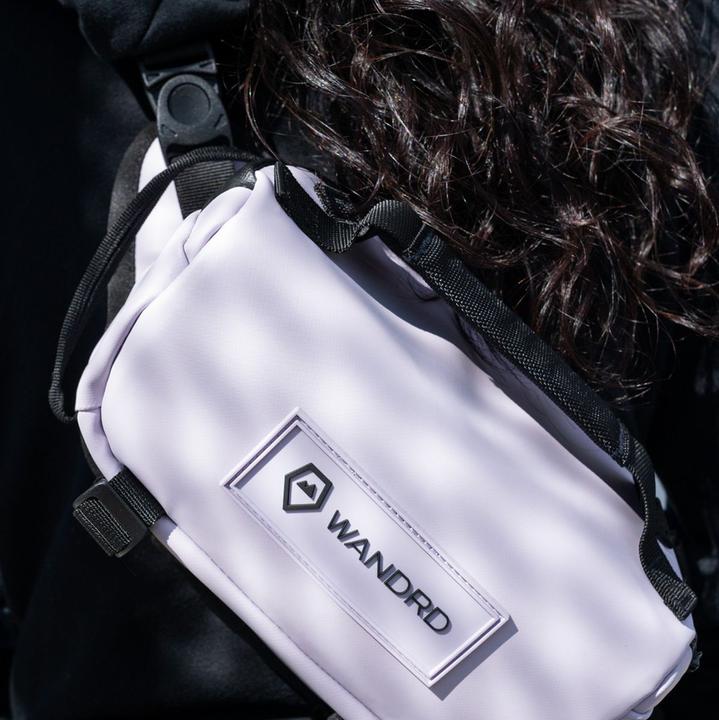 Actual product image Wandrd ROGUE Sling, Uyuni Purple, 3 Liter (Camera shoulder bag, 3 l)