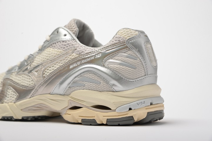 Actual product image Mizuno WAVE RIDER 10 (38)