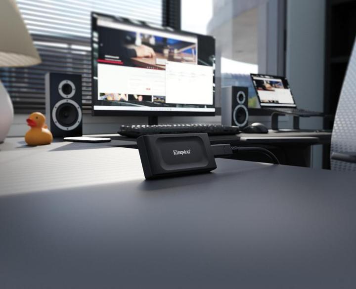 Actual product image Kingston XS1000 (2 TB)