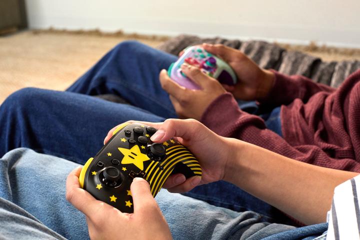 Produktbild Turtle Beach Rematch Wireless Controller - Super Mario Star (Switch 2, Switch OLED, Switch Lite, Switch)
