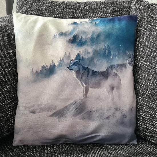 Tinisu, Dekokissen, Kissenbezug Schneewolf im Nebel - 45cm x 45cm (45 x 45 cm)
