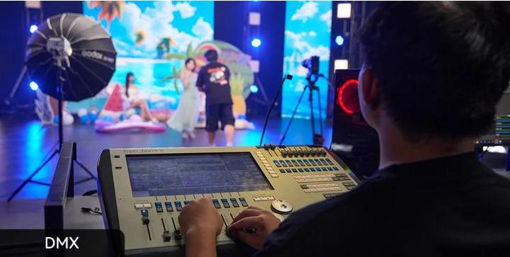 Actual product image Godox LE200Bi black - Litemons LED Light Bi-Color (Video light)