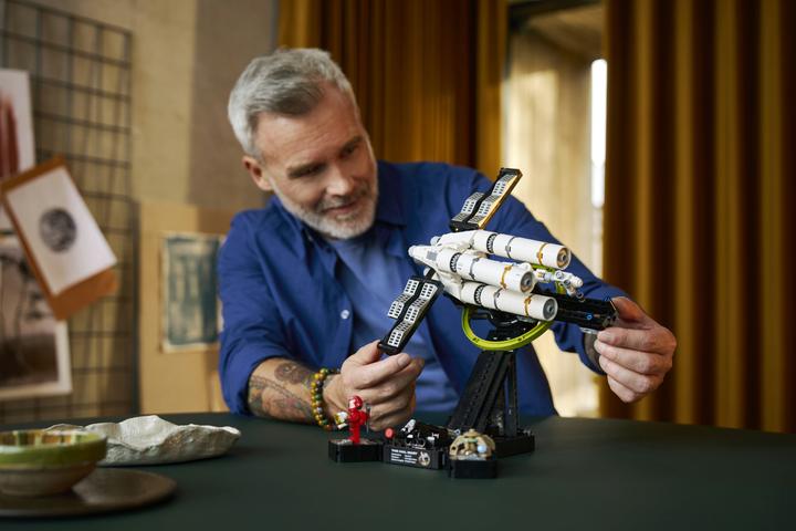 Actual product image LEGO Icons 11389 Operation Ave Maria (11389, LEGO Icons)