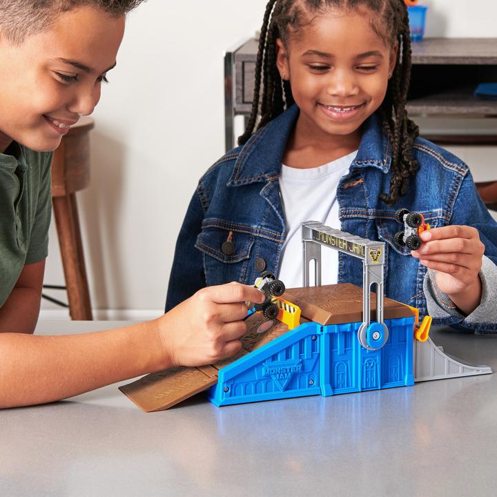 Produktbild Spin Master Monster Jam - Mini Flip & Go