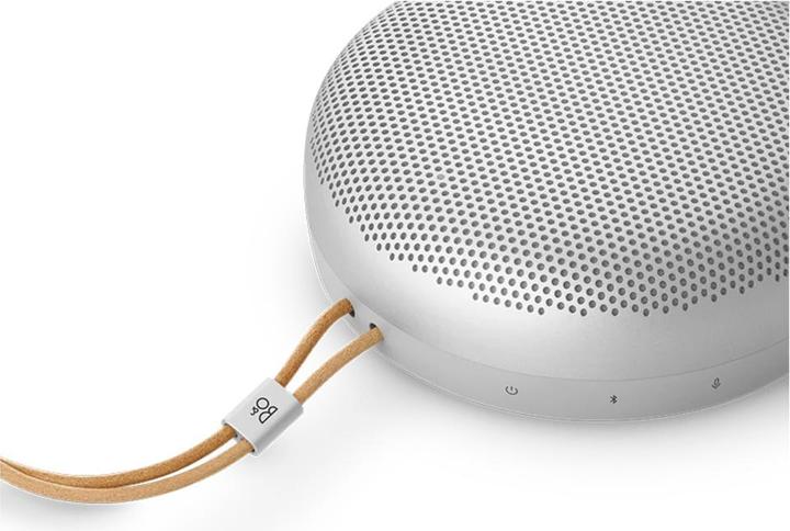Actual product image B&O Bluetooth speakers Beosound A1 3rd Gen Natural Alu (24 h, Rechargeable battery operated)