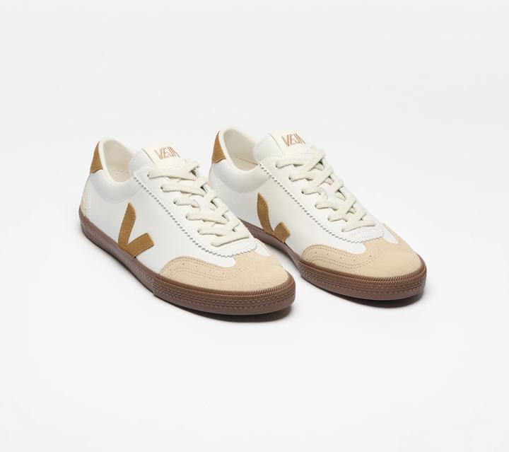 Actual product image Veja Volley (45)
