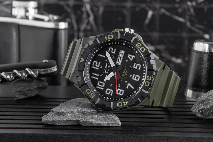 Actual product image Casio Collection - MRW-210H-3A (Analogue wristwatch, 43 mm)