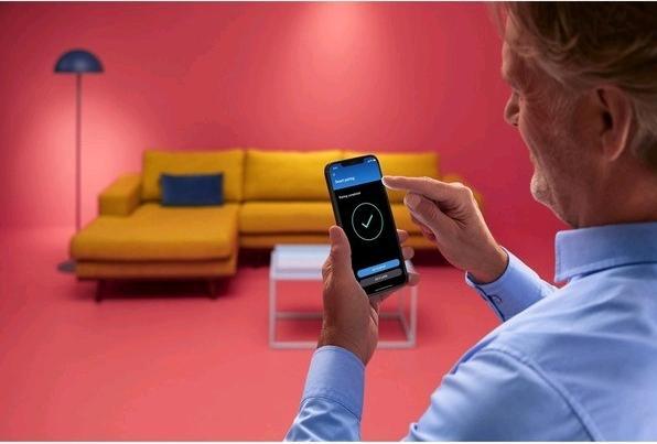 Actual product image Philips Wi-Fi Ble (E14, 470 lm, 1 x)