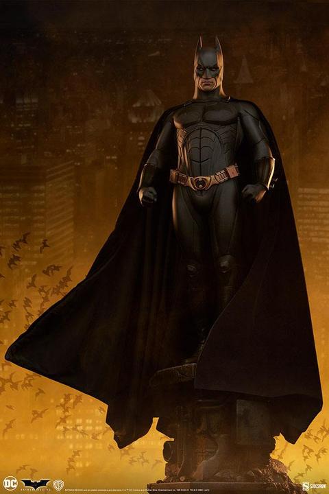 Actual product image Sideshow Batman Begins statuette Premium Format Batman 65 cm