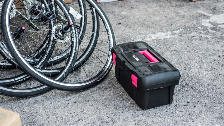 Actual product image Muc-Off Ultimate Bicycle Kit (1800 ml, Universal Lubricant, Sponge, Bicycle cleaner, Chain cleaner, Care set)