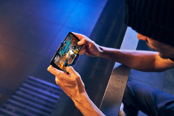 Produktbild ASUS ROG Phone II (512 GB, Black, 6.59", Dual SIM, 48 Mpx, 4G)