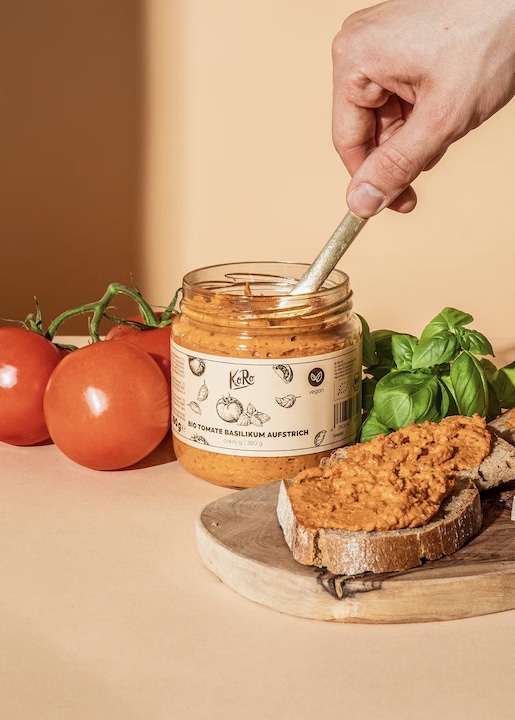 Actual product image KoRo Organic spread with tomato and basil (380 g)
