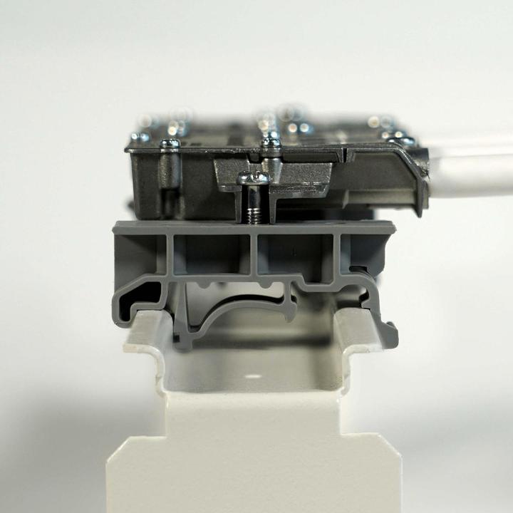 Actual product image Televes EFV 4 4-way Easy-F distributor 5-2400 MHz 9dB (Manifolds and Branchers)