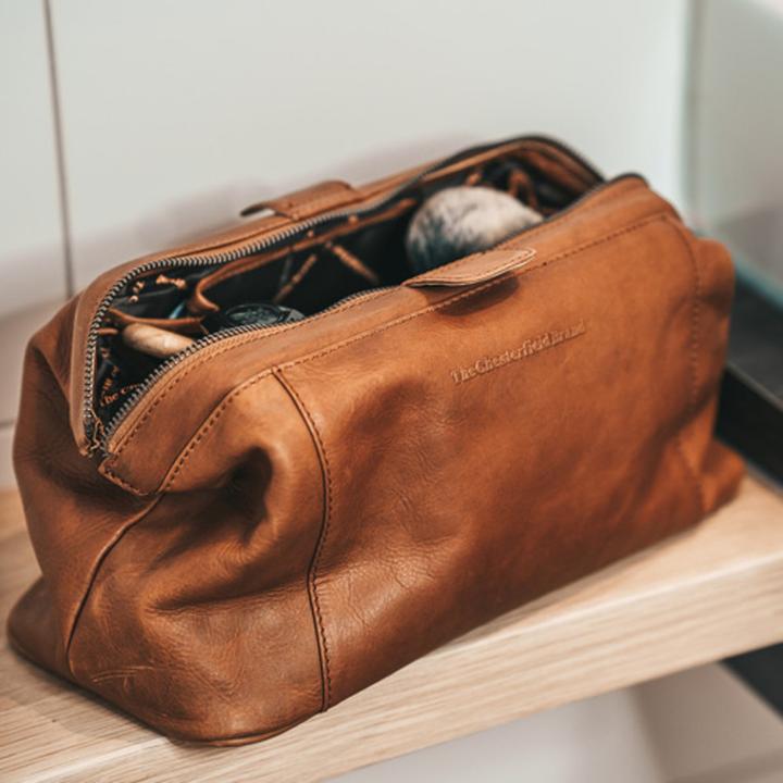 Actual product image Chesterfield Wax Pull Up toiletry bag leather 29 cm (7 l)