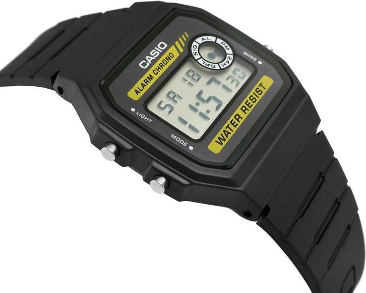 Actual product image Casio DW-5040RX-7ER (Digital watch, 32 mm)