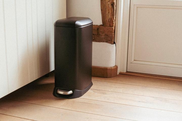 Actual product image Wenko Treteimer Design Easy-Close (12 l)