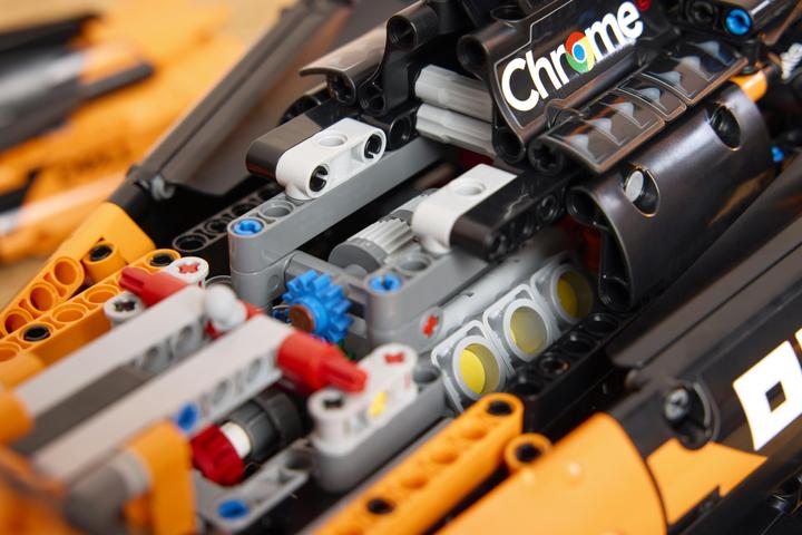 Actual product image LEGO McLaren MCL39 F1 racing car (LEGO Technic)